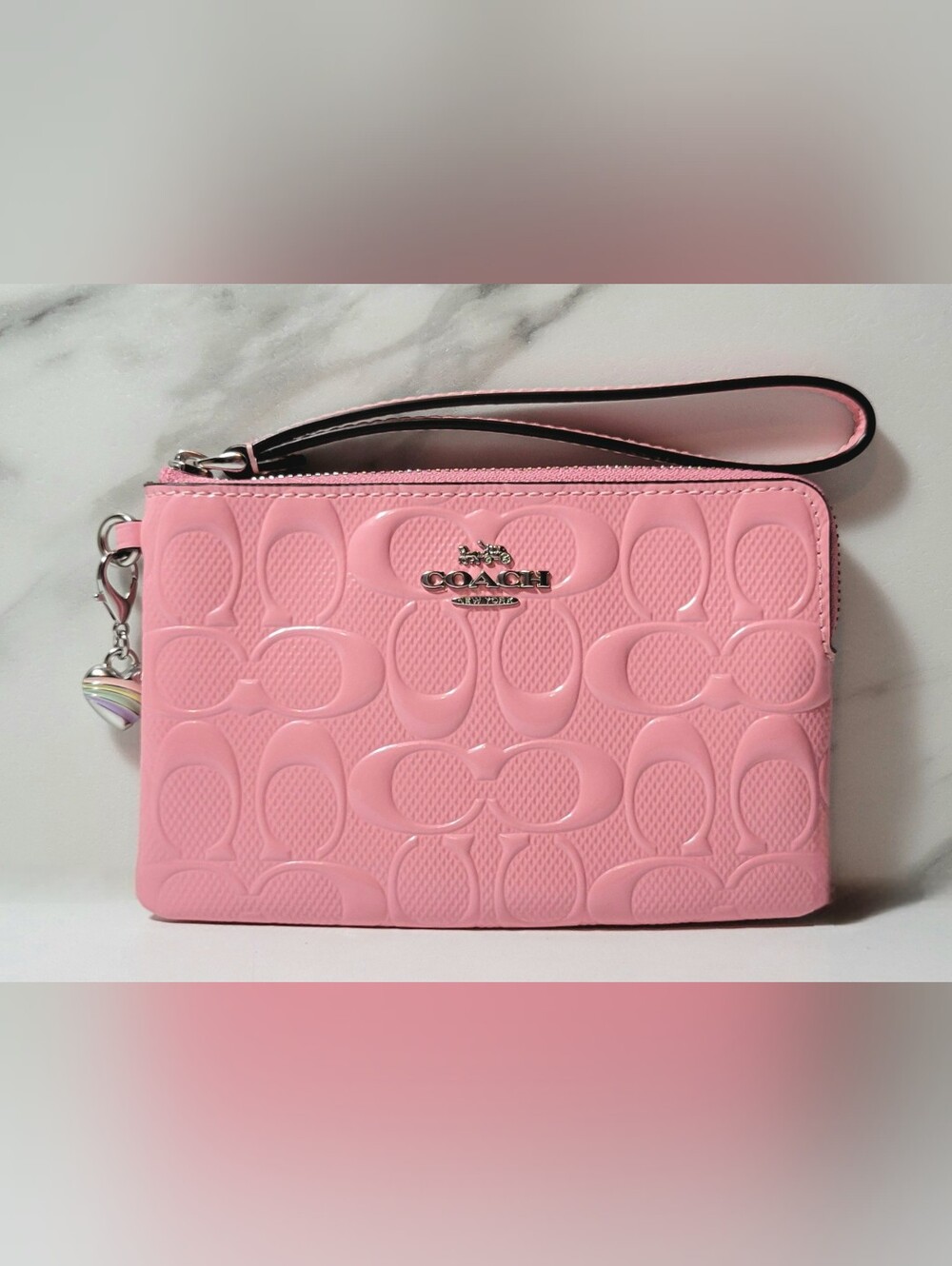 Coach Corner Zip Wristlet Pearlized Signature Leather With Heart Charm Pink NWT